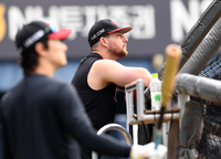 [포토]한국시리즈 1차전 준비하는 LG 오스틴