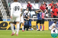 ‘1년 전 눈물이 환희로’ 인천, 강등 한 시즌만 1부 다이렉트 승격!…경남 3-0 꺾고 조기 우승 확정 [인천 K리그2 우승]