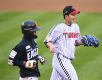 [포토] 유영찬 ‘이겼다’