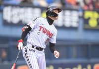 [포토] 박해민 ‘파울? 홈런?’