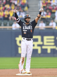 [포토]추격 득점 기회 만드는 한화 리베라토