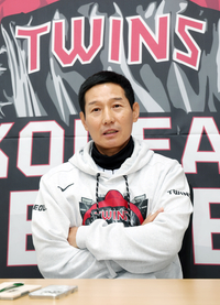 김세정, 성별 넘나드는 한복 패션 ‘잘생쁨 가득’