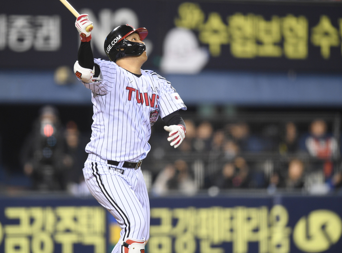 ‘추위가 삼킨 선발투수→대신 방망이가 화끈’ LG, 한화 13-5 완파 ‘2승째’…한화 ‘초비상’ 걸렸다 [KS2]