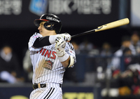 [포토]LG 박동원, 한화 류현진 상대 2점 홈런