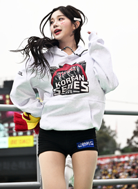 LG 치어리더 이주은, 경기보랴 응원하랴 바뻐! [포토]