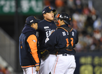 [포토] 2회 역전 허용한 류현진