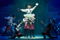 [표권향의 컬처판타지아] 뮤지컬 ‘미세스 다웃파이어’, 한시도 눈 뗄 수 없는 다이내믹 체인지