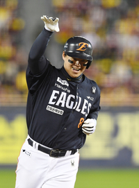 [포토]홈런 세리머니 하는 한화 노시환