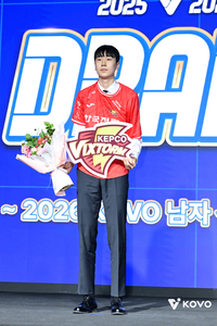 1순위는 제천산업고 방강호, 한국전력행…‘해외파’ 이우진은 2순위로 삼성화재