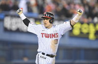 [포토] 박동원 ‘3회 2점 더 달아나는 투런포’