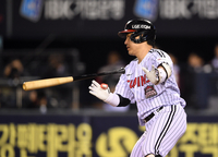 [포토]LG 박동원, 쫓아가는 2타점 2루타