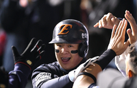 [포토]한화 노시환, 홈런으로 1점 더!