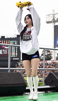 LG 치어리더 이주은, LG 이겨라! [포토]