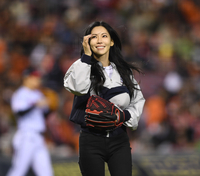 [포토] 시구 마친 김소연