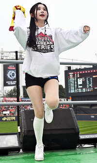 LG 치어리더 이주은, 가즈아! [포토]
