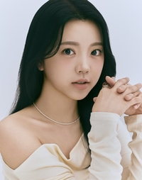 퀸즈아이 출신 강다민, 다부이엔엠과 전속계약…배우 활동 본격화 [공식]