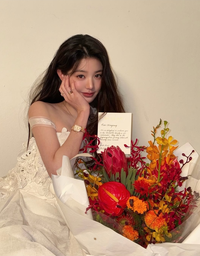 장원영, ‘웨딩드레스 연상시키는 옷’으로 우아한 매력 뽐내