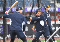 [포토]3차전 준비하는 한화 노시환