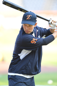 [포토]한국시리즈 3차전 준비하는 한화 황영묵