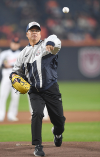 [포토] 시구하는 레전드 구대성