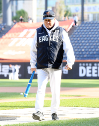 [포토]결전 앞둔 한화 김경문 감독