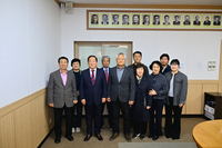 이병선 속초시장, 김치룡 속초시장서리 사진 게첨식 참석