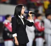 [포토] KS 3차전 애국가 부르는 솔라