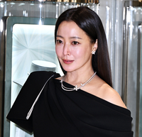 김희선, 유학 간 16세 딸 근황 공개…“파티 옷 점점 짧아져, 남편 눈 뜨고 못 봐”