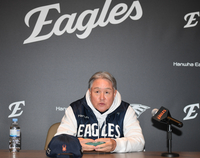 [포토] 답변하는 김경문 감독