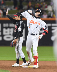 [포토]한화 심우준, 역전 성공!