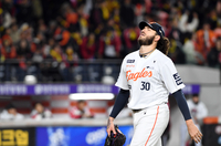 [포토]한화 폰세, 한국시리즈 3차전 6이닝 2실점