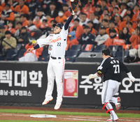 [포토] 박동원 ‘살았다’