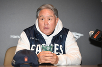[포토] 김경문 감독 ‘3차전은 잡는다’