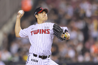 한국시리즈 승리 비결은 ‘절박함’…‘KS 최고령 승리투수’ LG 김진성 “나이로 야구하는 시대 지났다” [KS]