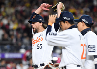 [포토]한화 와이스, 또 위기 탈출!