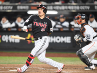 [포토] 박동원 ‘왜 안맞는 거야?’