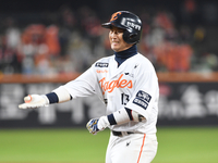 [포토]추가 득점 뽑아낸 한화 최재훈