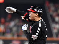 [포토]역전타 친 LG 김현수