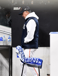 [포토]한화 김경문 감독, 아쉬운 역전패