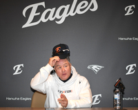 [포토] 김경문 감독 ‘3차전 이어 4차전도 승리를’