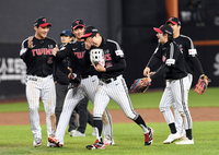 [포토]LG의 승리, 터져버린 캡틴 박해민의 눈물