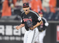 ‘옆구리 담 우려’ 날린 치리노스…‘빈공’ 속 6이닝 1실점 ‘QS 임무완료’ [KS4]