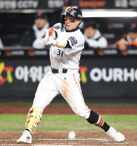 [포토] 손아섭, 7회 행운의 내야안타