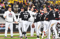 [포토]4차전 잡은 LG, 1승 남았다!