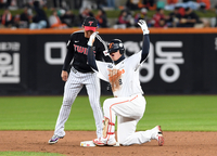 [포토]2루타에 기뻐하는 한화 노시환