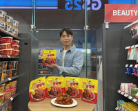 고물가 시대 6900원 치킨의 등장…GS25, 신제품 ‘인천신포닭강정’ 출시