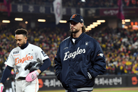 [포토]4차전 호투 펼친 한화 와이스, 아쉬움 가득...