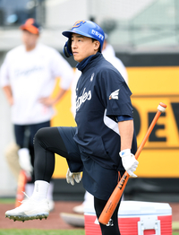 [포토]한국시리즈 3차전 준비하는 한화 손아섭