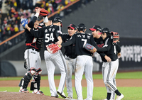 [포토]LG, 우승까지 단 1승