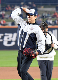 [포토]한화 레전드 정민철의 시구